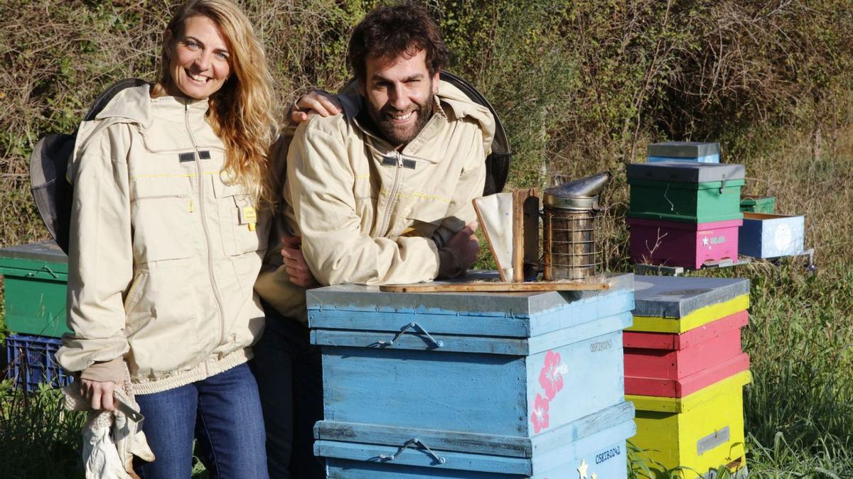 Alexandra Petzold und Jaume Pou engagieren sich im Institut de l’Abella. Das Paar kümmert sich um 600 Bienenstöcke.