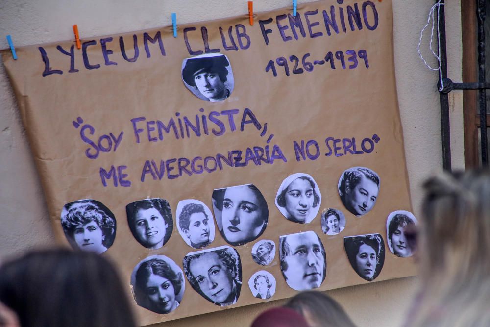 Concentración de colectivos feministas en Orihuela