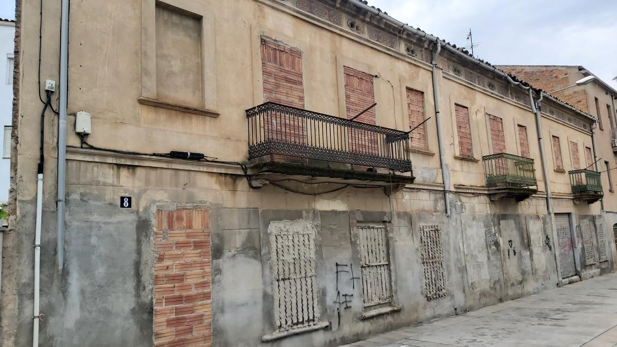 Habitatges del passatge de la Mesquita, pel cantó del carrer Bisbe Perelló