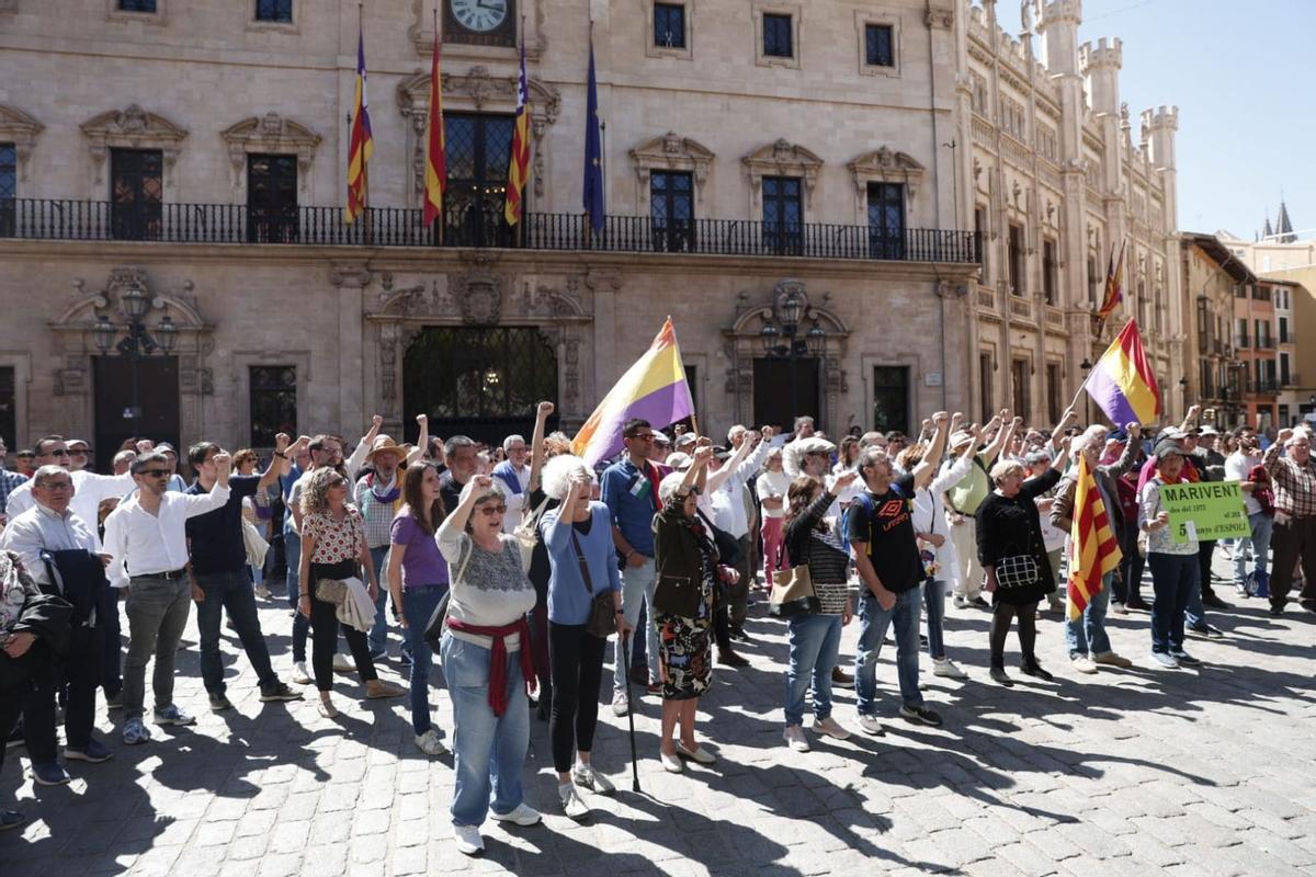 Aniversario de la II República en Palma: “No podemos consentir la derogación de la ley de Memoria”