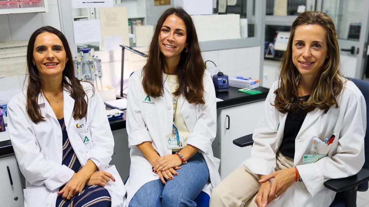 De izq. a dcha., las doctoras Marina Labella, Sandra Martín y María Salas. | L.O.