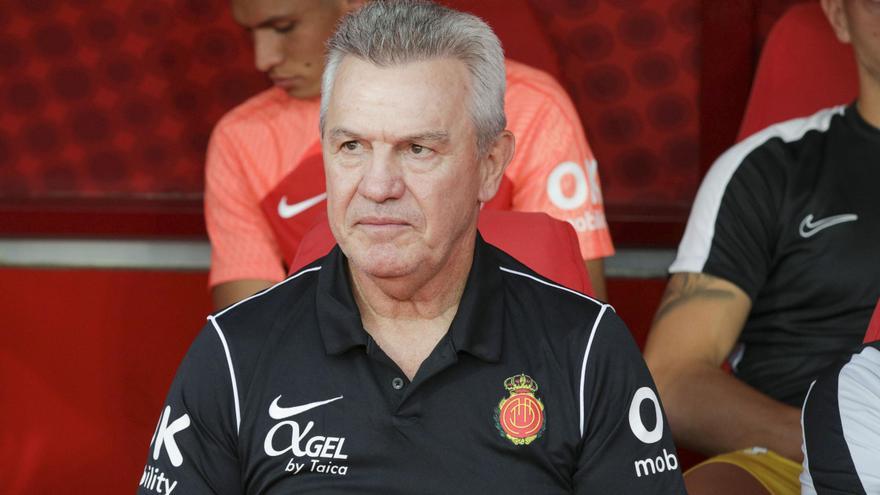 Javier Aguirre, entrenador del RCD Mallorca: &quot;¿La lesión de Muriqi? A Larin lo trajimos para esto&quot;