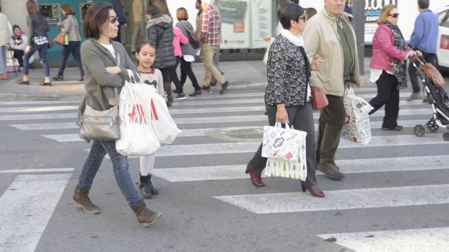 220 agentes toman las calles para garantizar las compras de  Navidad