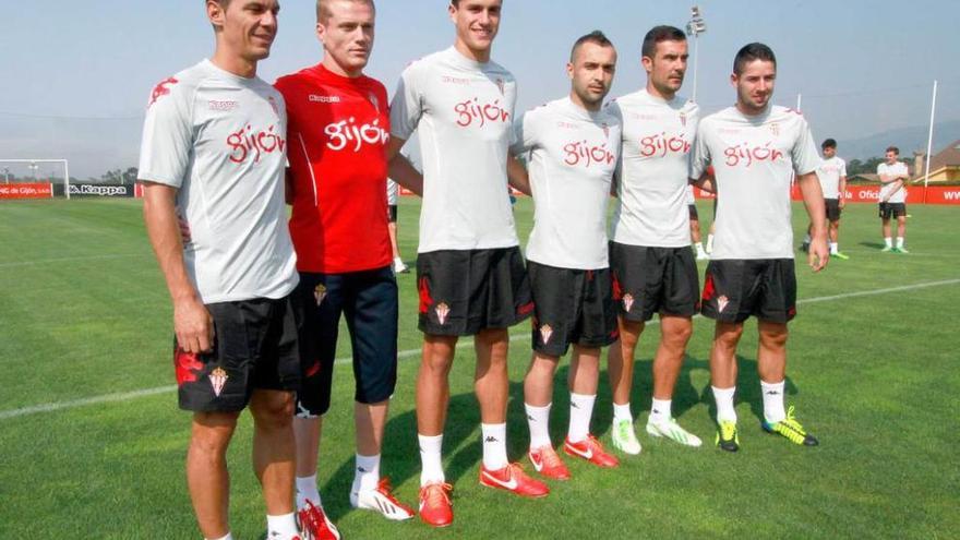 Por la izquierda, Casquero, Alberto García, Bernardo, Bustos, López Garai y Hugo Fraile, en el primer entrenamiento de la temporada 2013-2014.