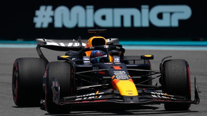 Max Verstappen, al volante del Red Bull durante la primera jornada del GP de Miami