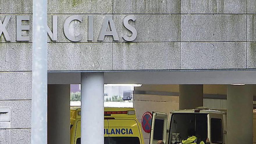 Entrada a Urgencias hospitalarias del CHUO. // Jesús Regal