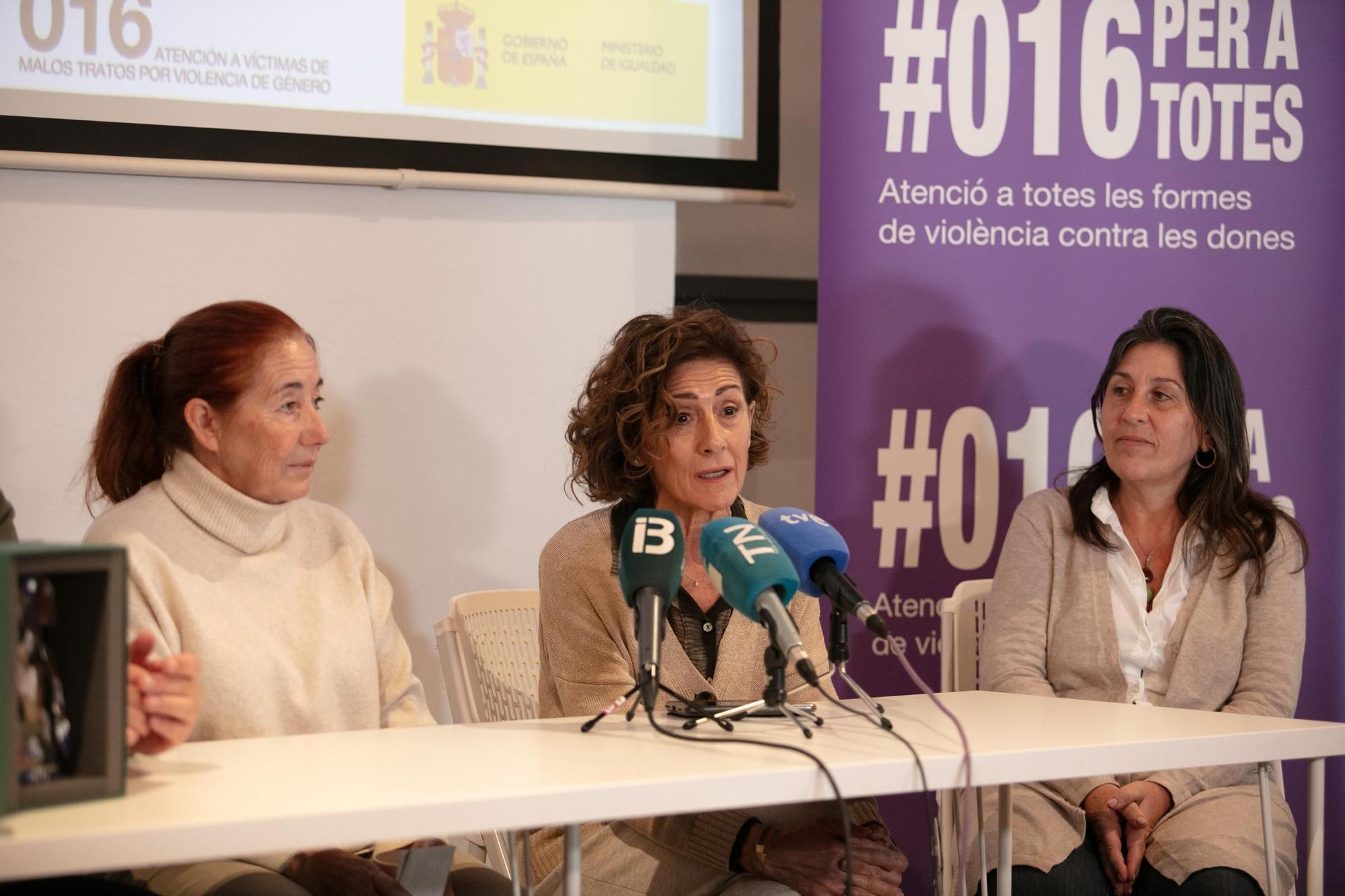 Descubre las fotos de la entrega del premio Menina a la Oficina de la Dona