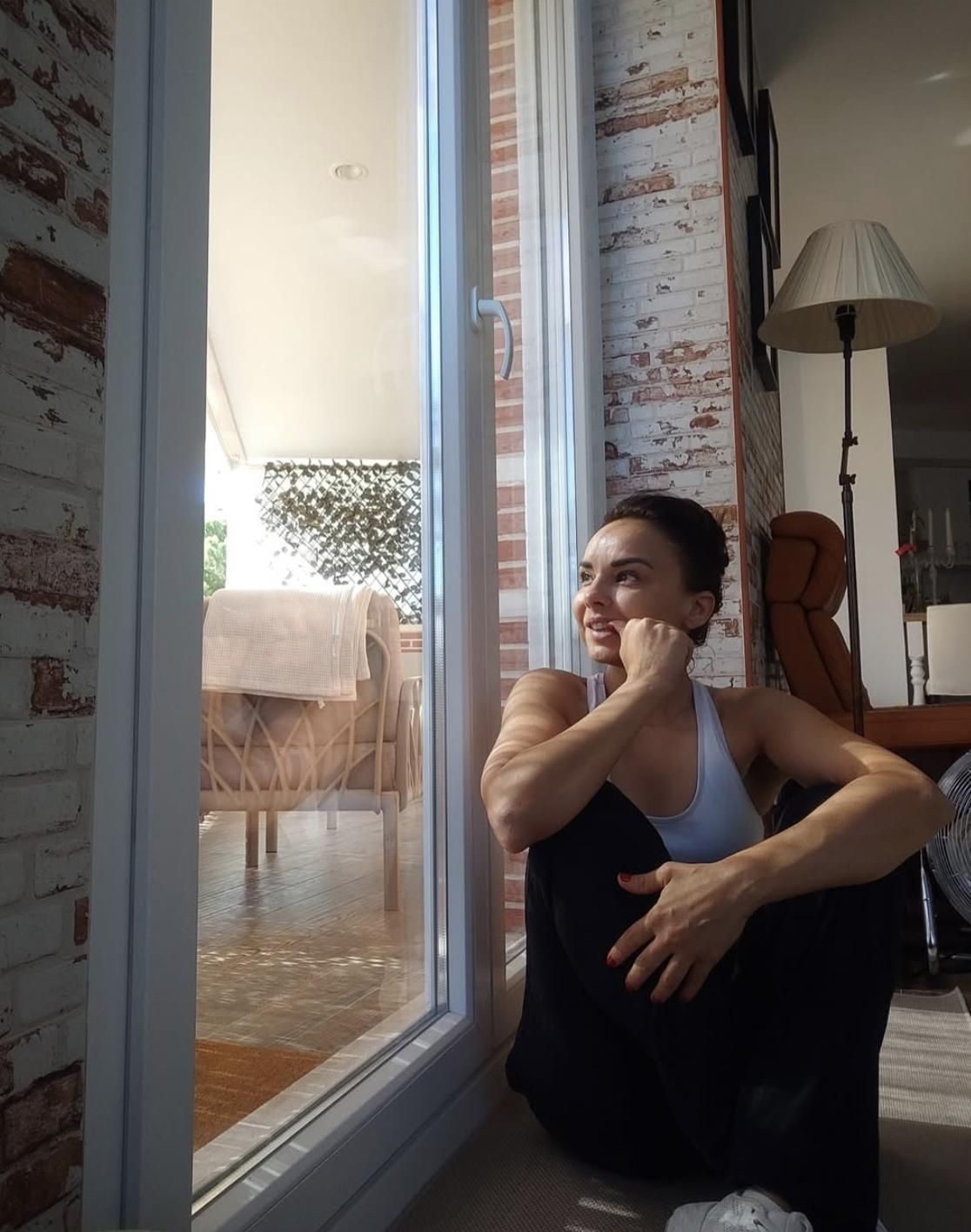 El comedor de Chenoa conecta también con el amplio balcón