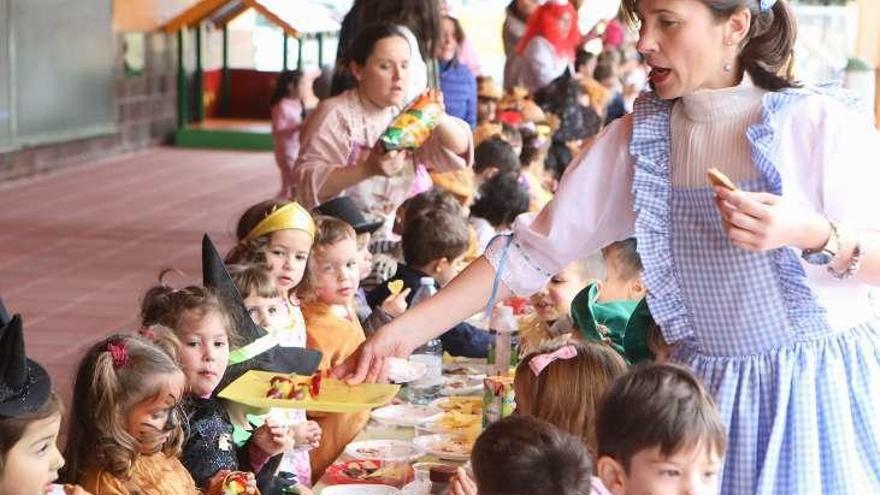 Alumnos de infantl del Gloria Fuertes, en la fiesta temática sobre el Mago de Oz del pasado mes.