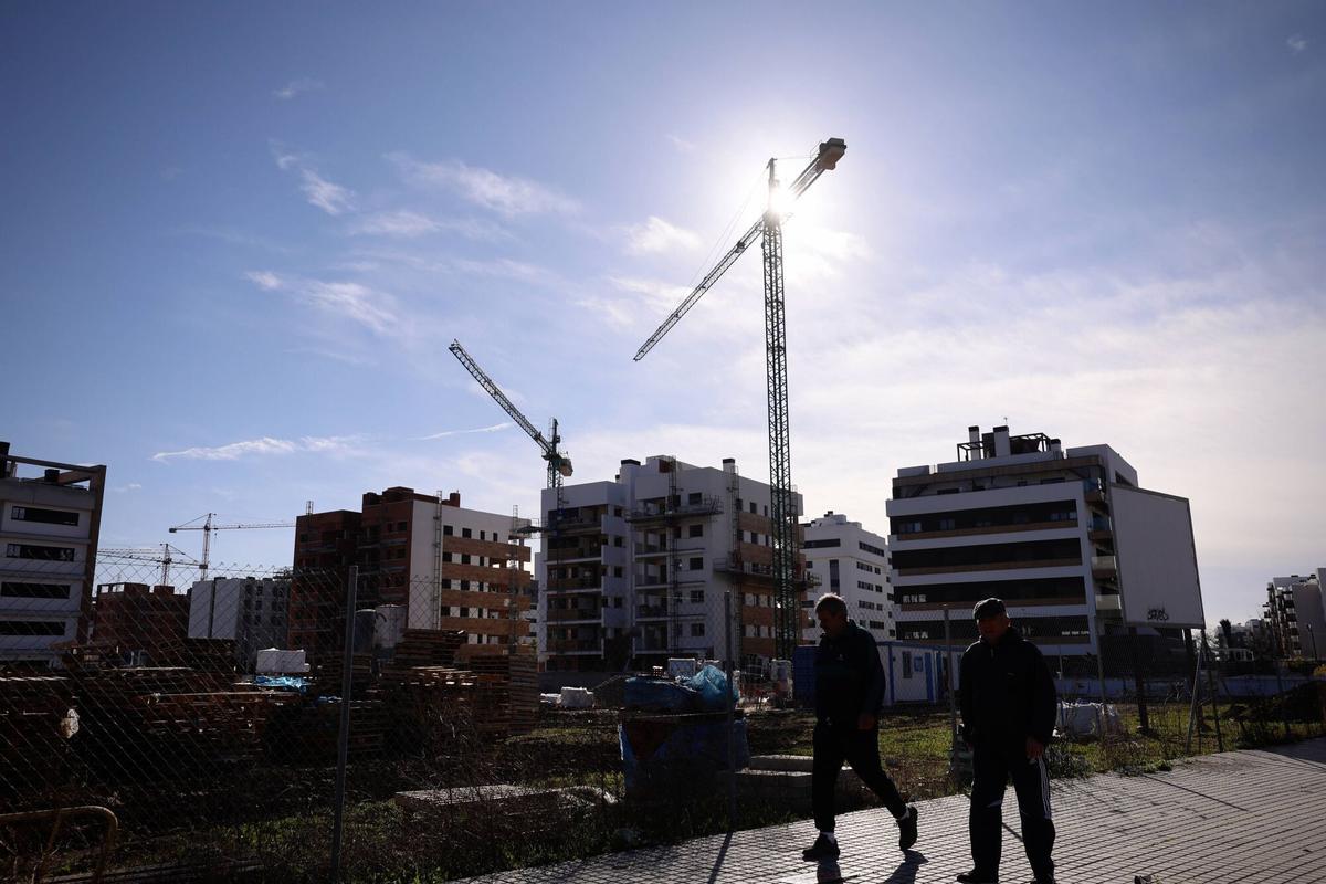 Obra nueva, gruas, vivienda, bloques de pisos, construcción, Huerta de Santa Isabel