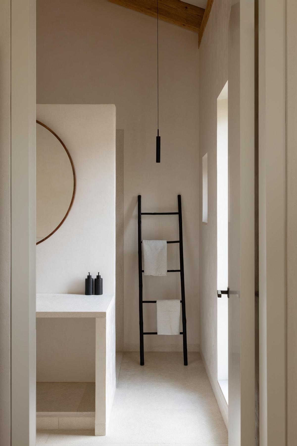 Ein von Anjora designtes Badezimmer auf Mallorca.