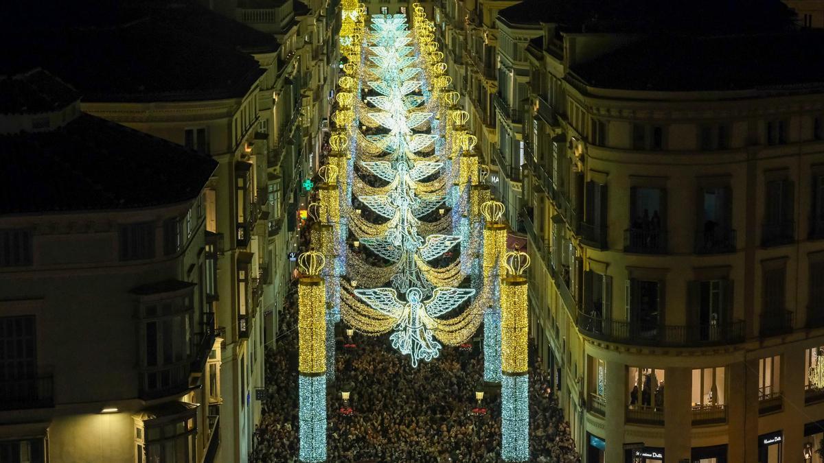 La calle Larios enciende sus luces de Navidad