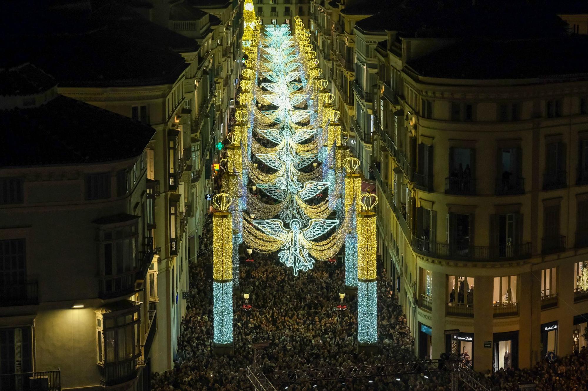 Navidad en Málaga | La calle Larios enciende sus luces de Navidad