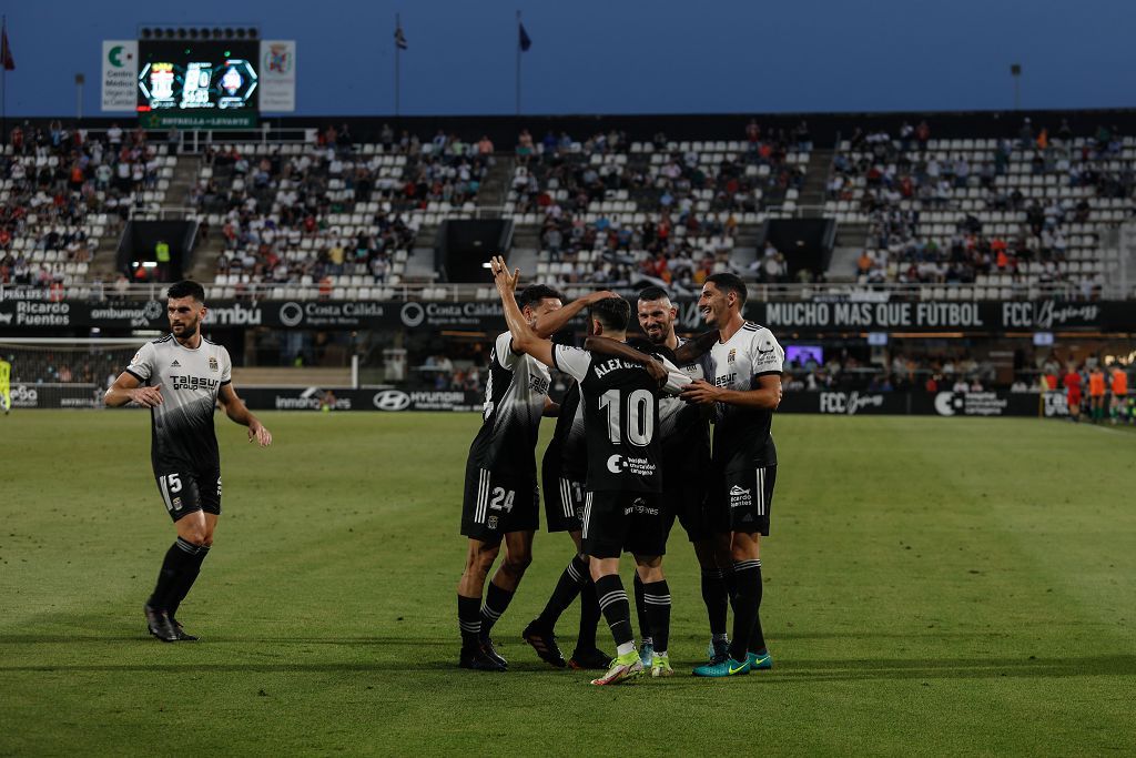 El FC Cartagena 'entierra' al Amorebieta