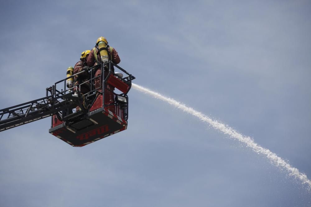 Incendi d'una nau a Porqueres