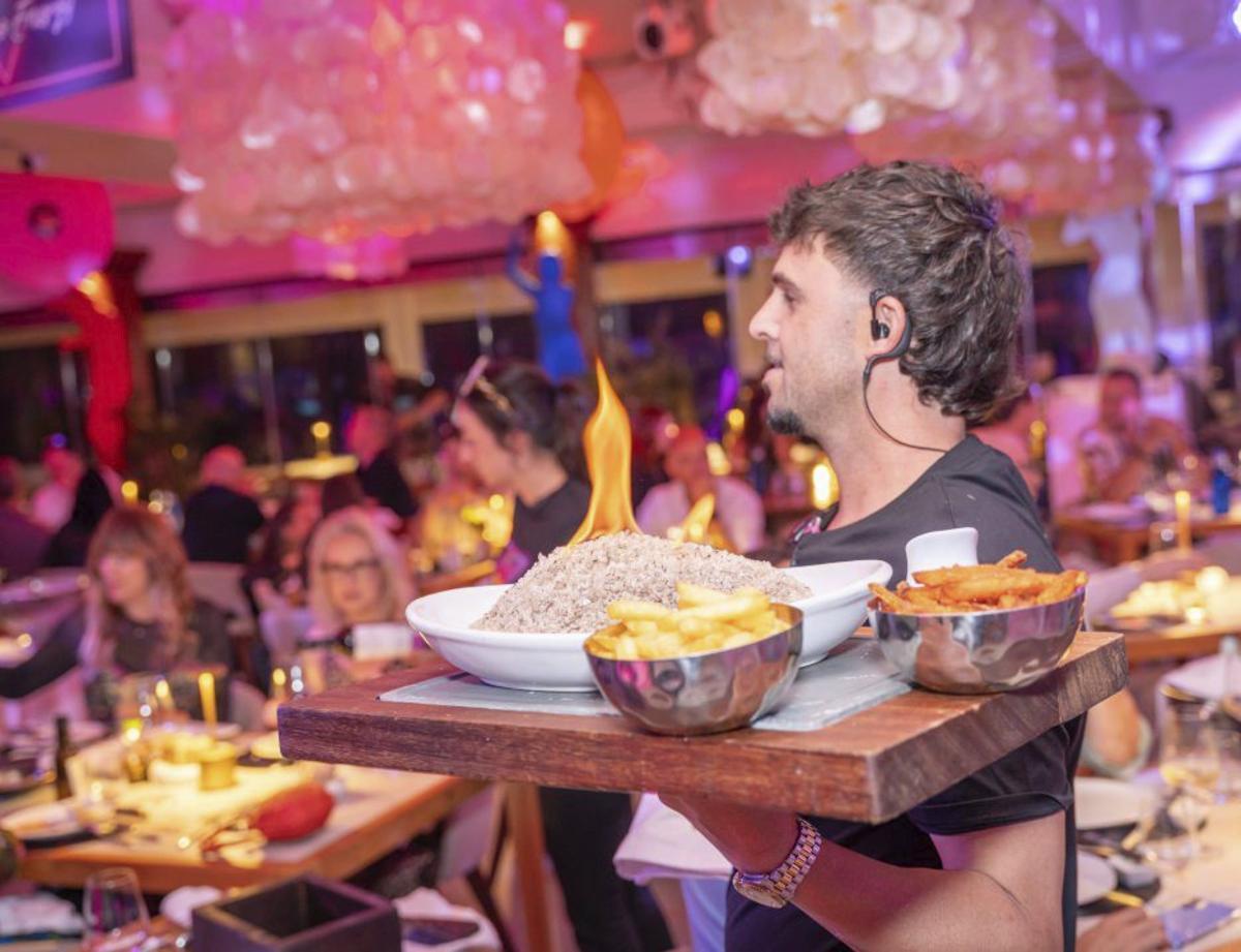 Una energía increíble en las noches de Nassau Beach Club Ibiza.
