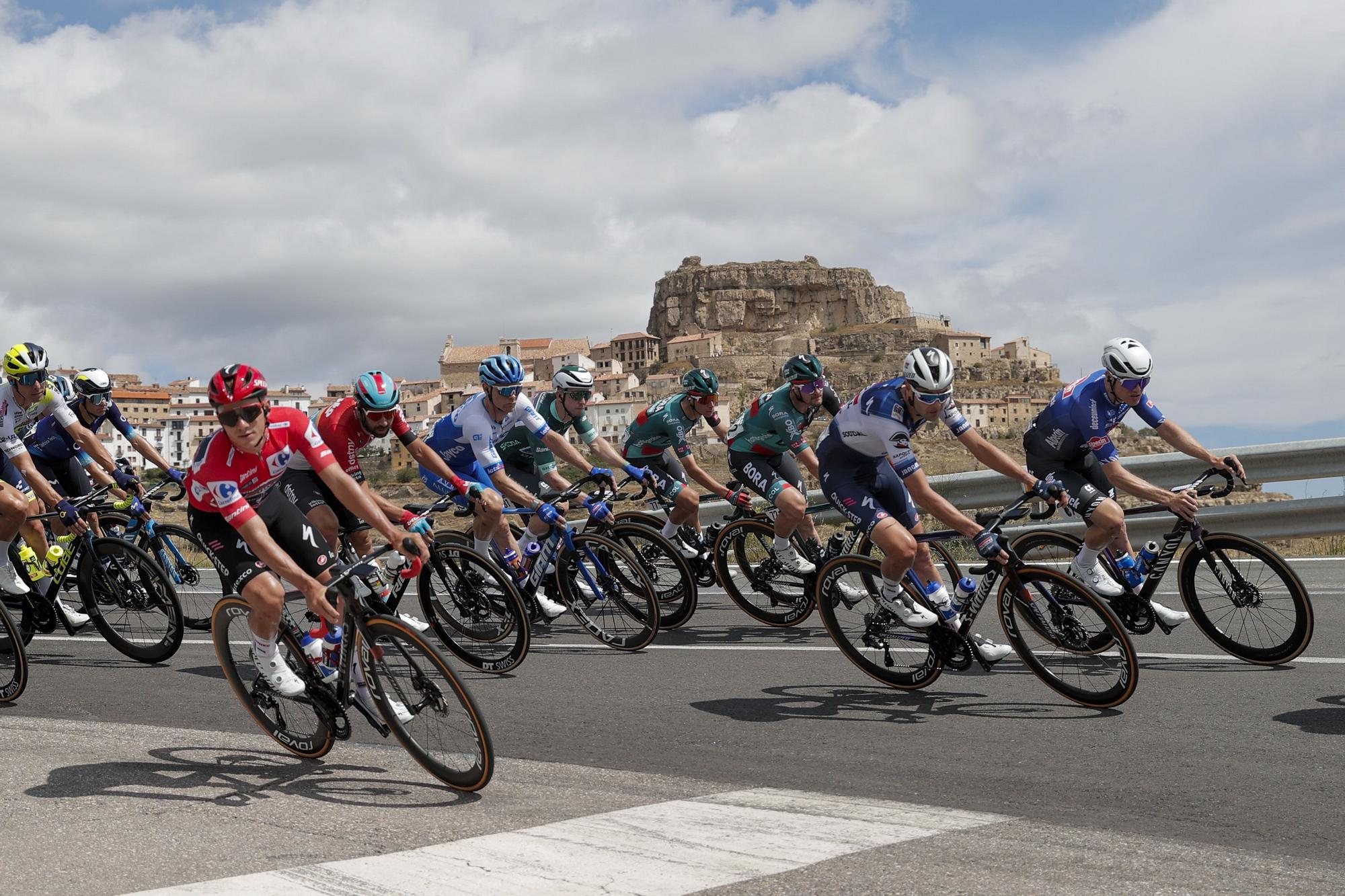 Las imágenes de la etapa de la Vuelta a España entre Morella y Borriana