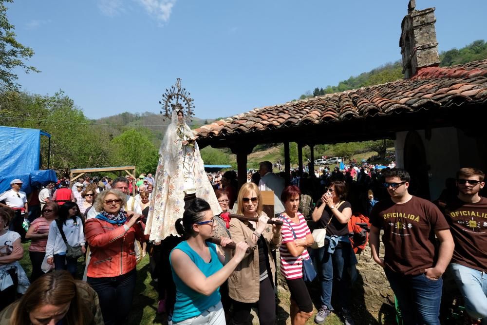 Romería de La Flor en Lena