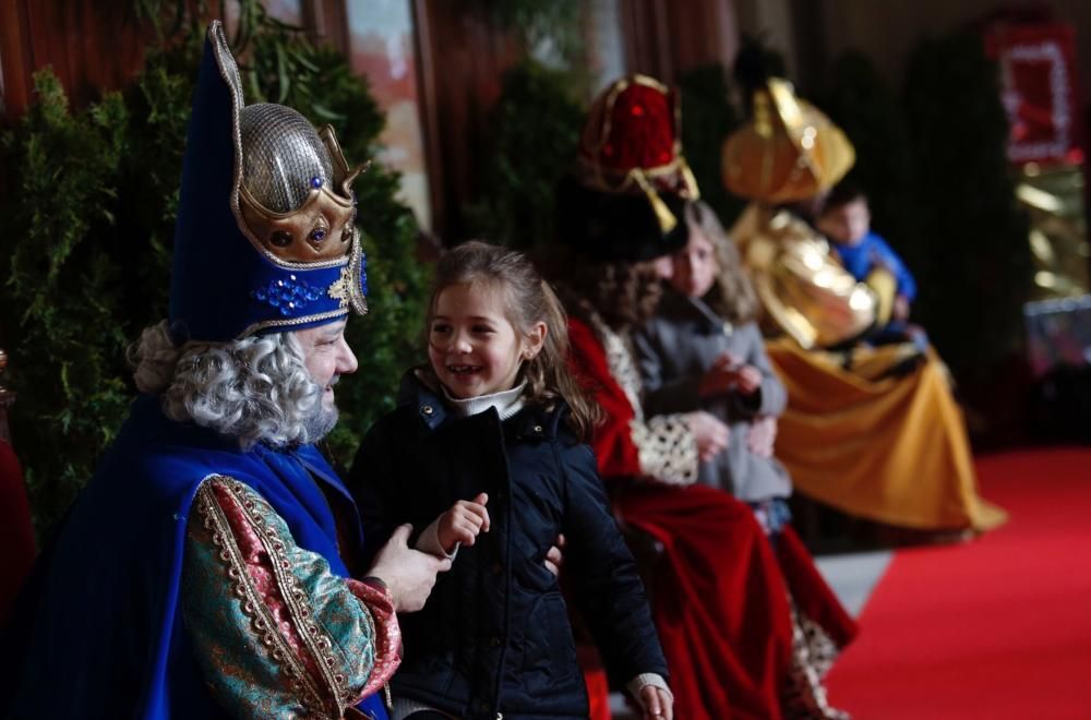 Recepción a los Reyes Magos en el Teatro Campoamor