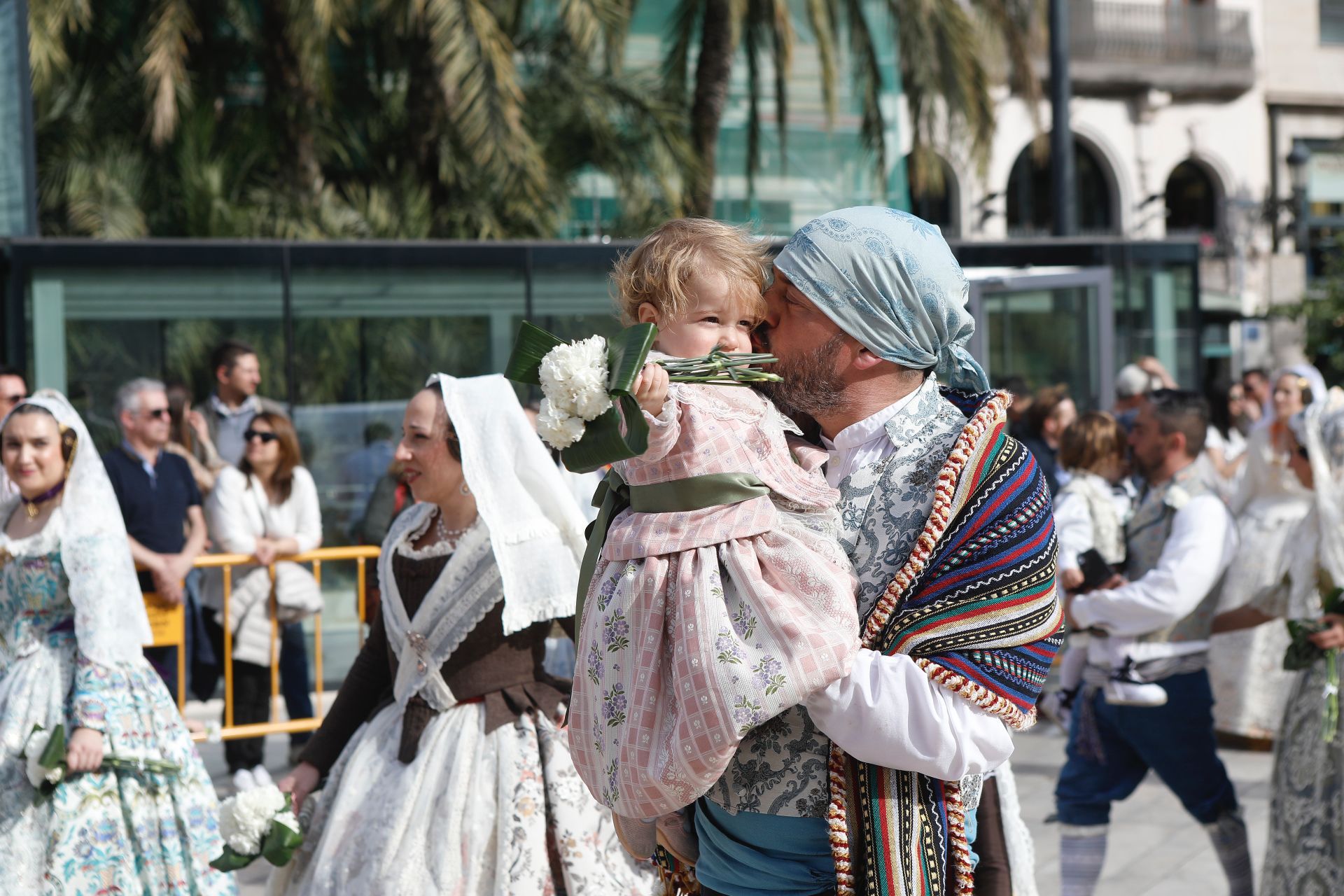 Las comisiones llegan a la Plaza de la Reina