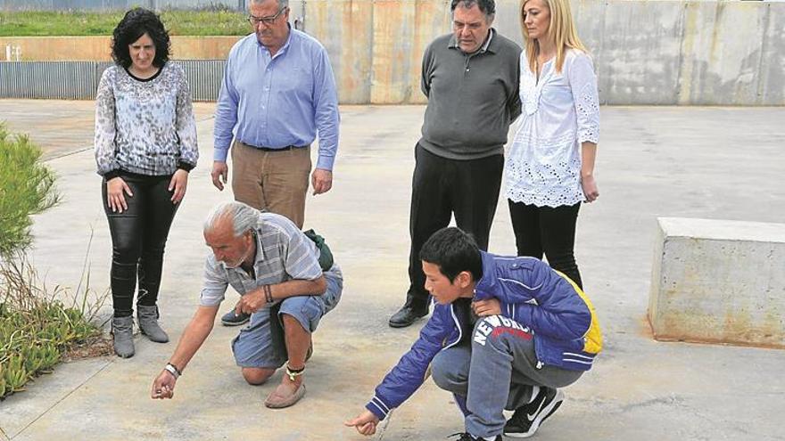 encuentro de exalumnos y estudiantes de instituto