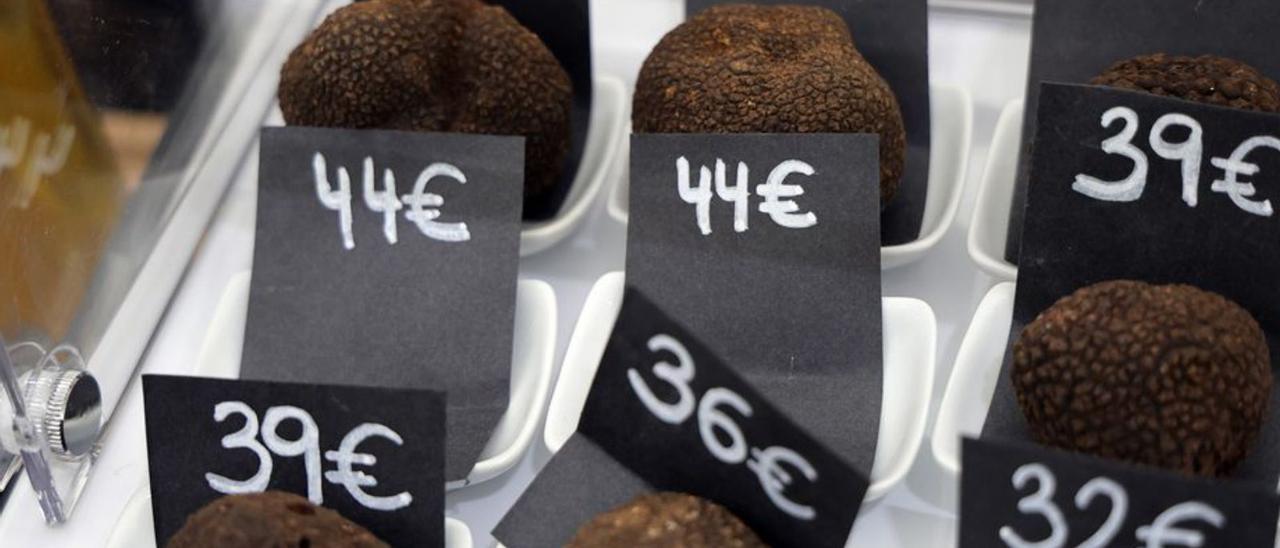 Precios de diferentes trufas en la pasada feria de Vera de Moncayo. | GABI ORTE CHILINDRÓN