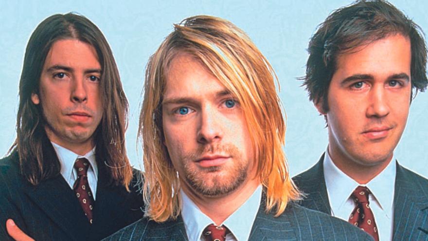 Kurt Cobain junto a sus compañeros de Nirvana.