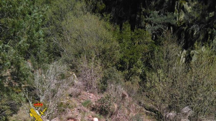 Rescatado un senderista que se partió una pierna en un barranco de Las Hurdes