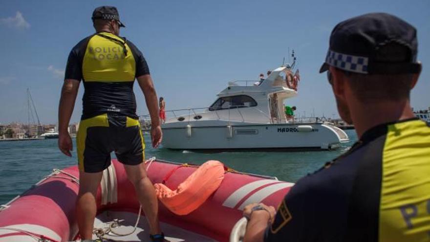 Interceptan a una lancha que huyó tras volcar a un kayak