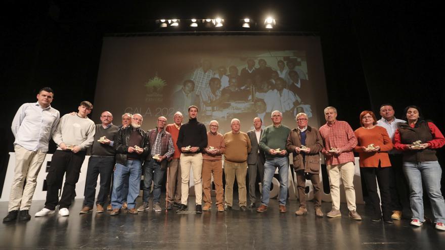 Emoción en la entrega de premios de las peñas de Sagunt