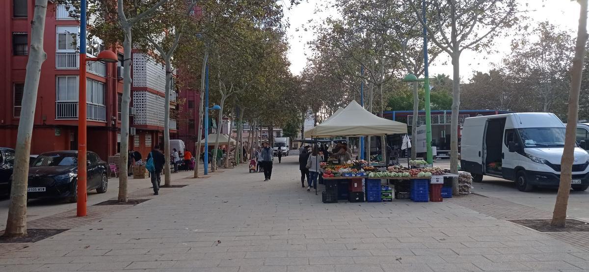 Las paradas apenas llenaban el parque del barrio Orba.