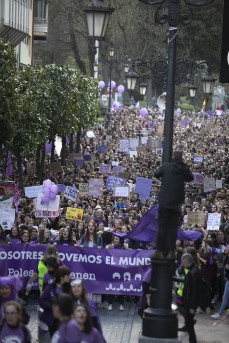 Manifestación del 8 M por las calles de Oviedo