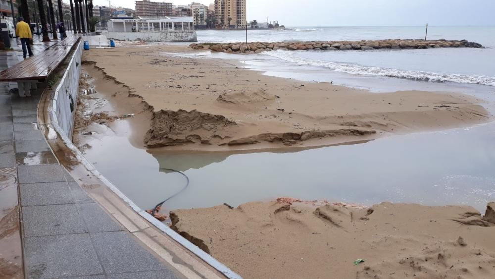 Desperfectos e inundaciones generadas por la tromba de lluvia que ha descargado en Torrevieja