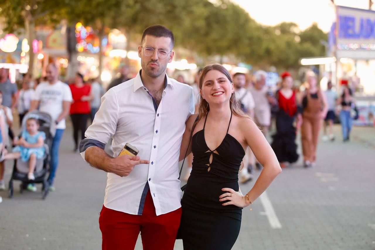 El Arenal se anima desde primera hora en el día del inicio de la Feria de Córdoba