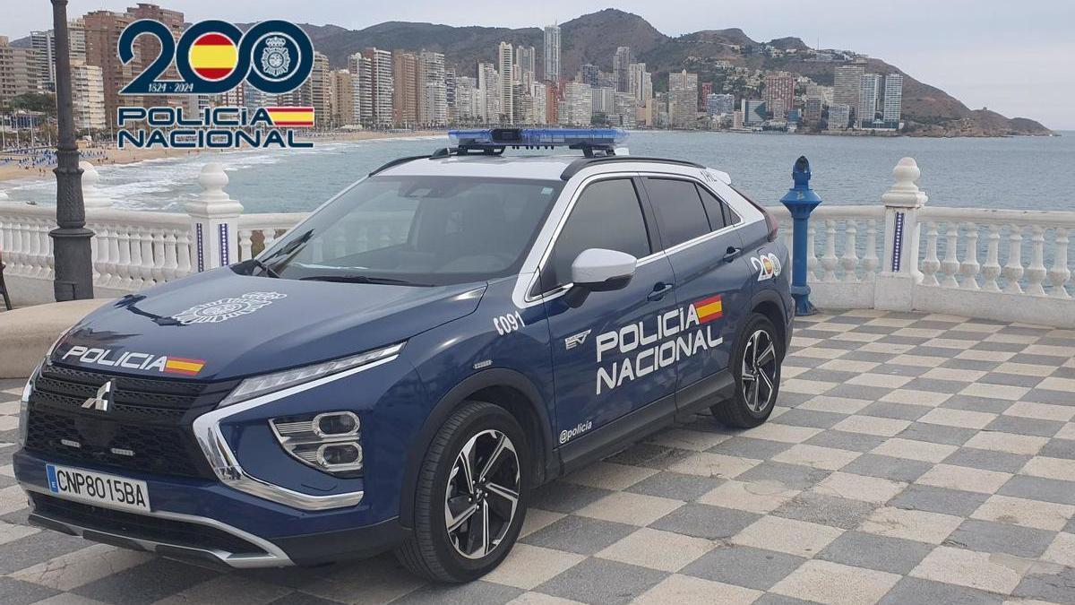 Una patrulla de la Policía Nacional en Benidorm en una imagen de archivo.