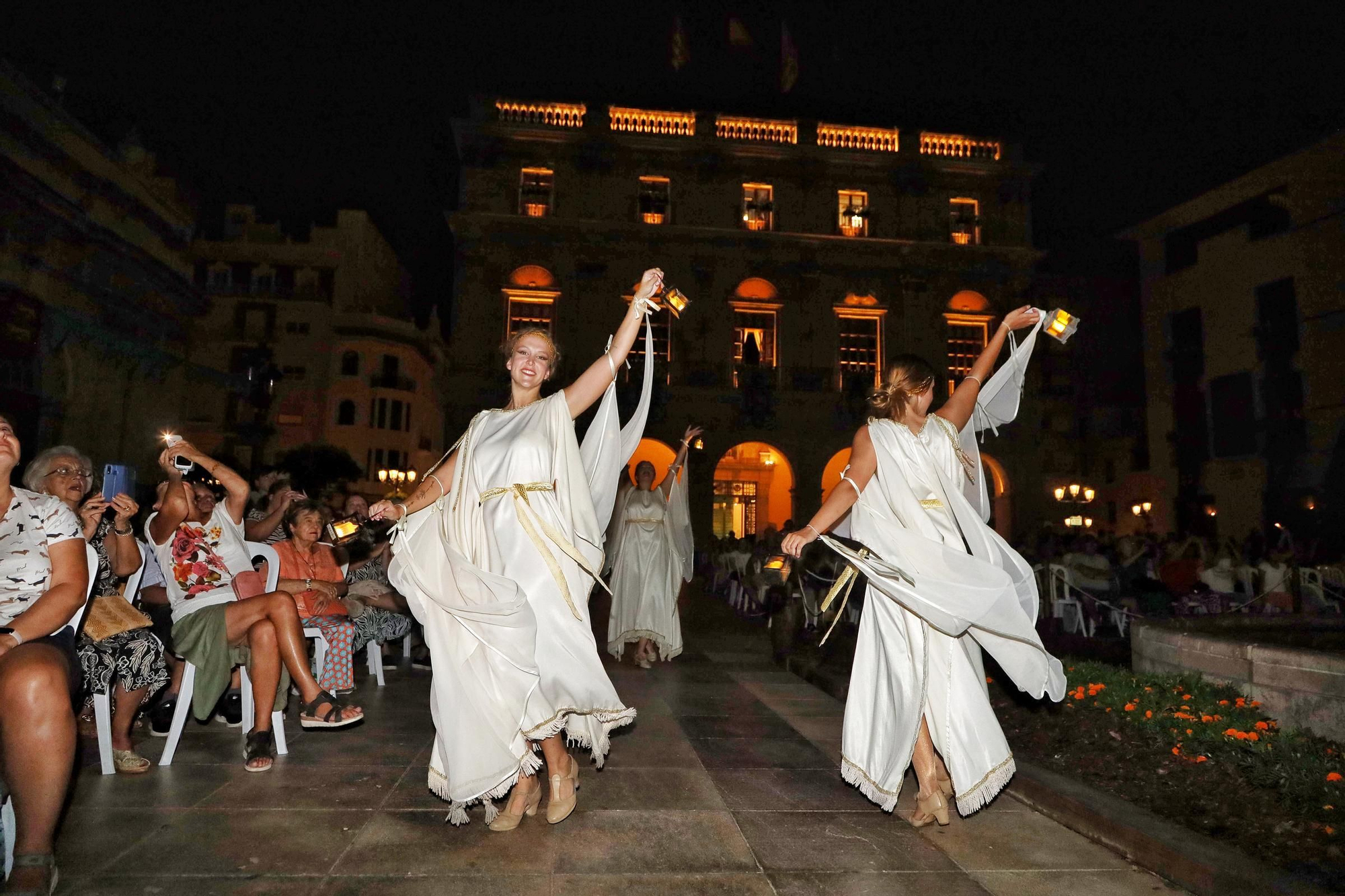Jaume I ‘refunda’ la ciudad en un espectáculo de tradición