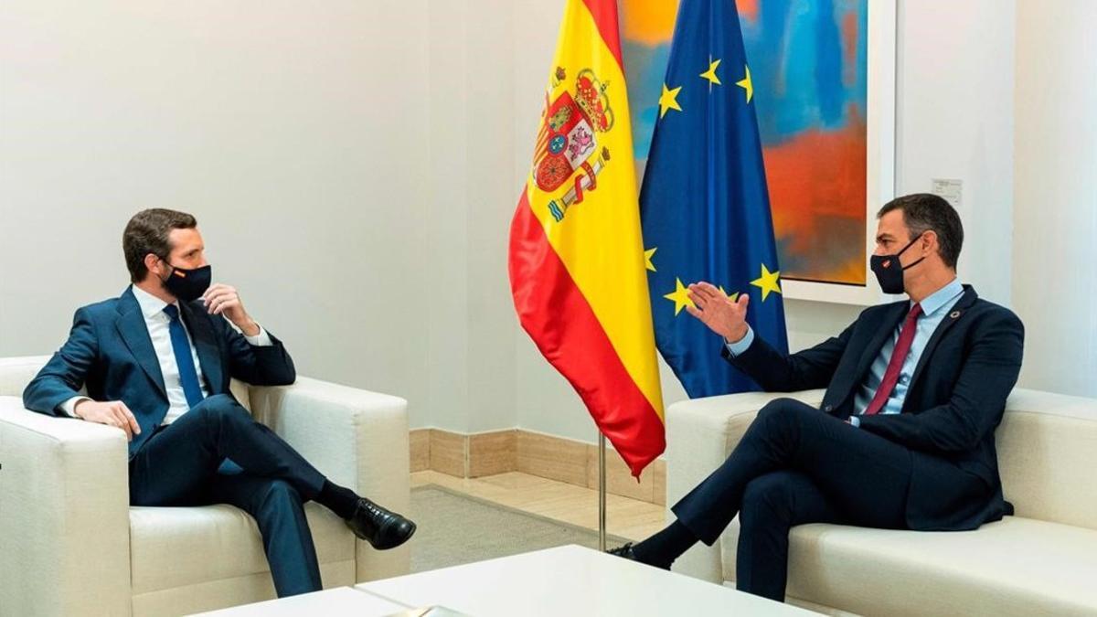 undefined54741451 spanish prime minister pedro sanchez  r   talks with the opp200902211009