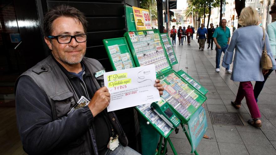 Nelson Obaya, en su puesto de la plaza de Italia