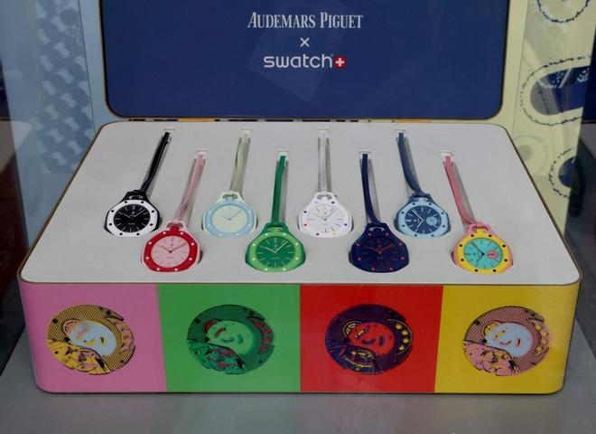 Aparecen anuncios de reventa de los relojes de edición limitada de Swatch y Audemars Piguet en Wallapop, Milanuncios y Vinted: precios desorbitados