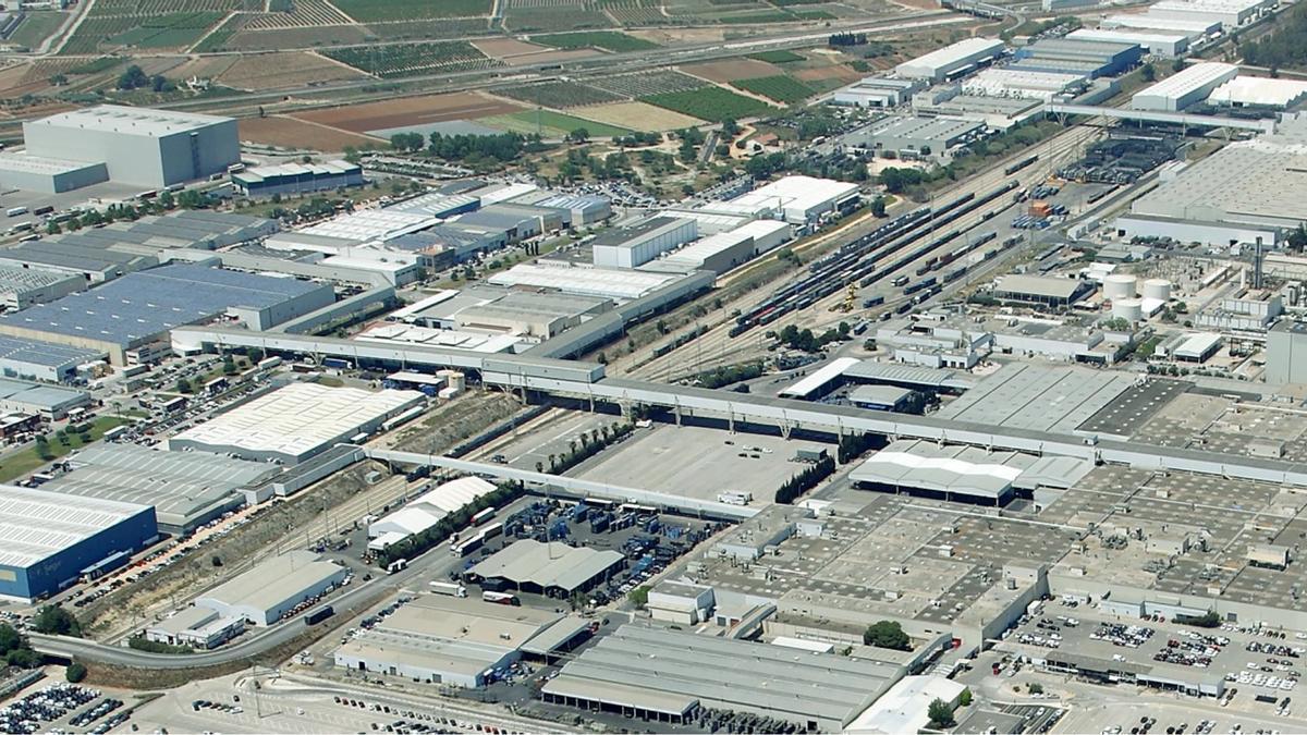 Imagen aérea de la planta de Ford Almussafes y de su parquede proveedores.