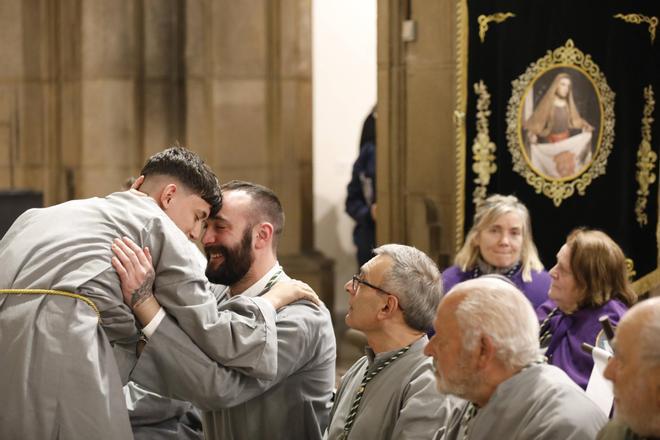 El mal tiempo obliga a suspender la procesión del Encuentro en Gijón (en imágenes)