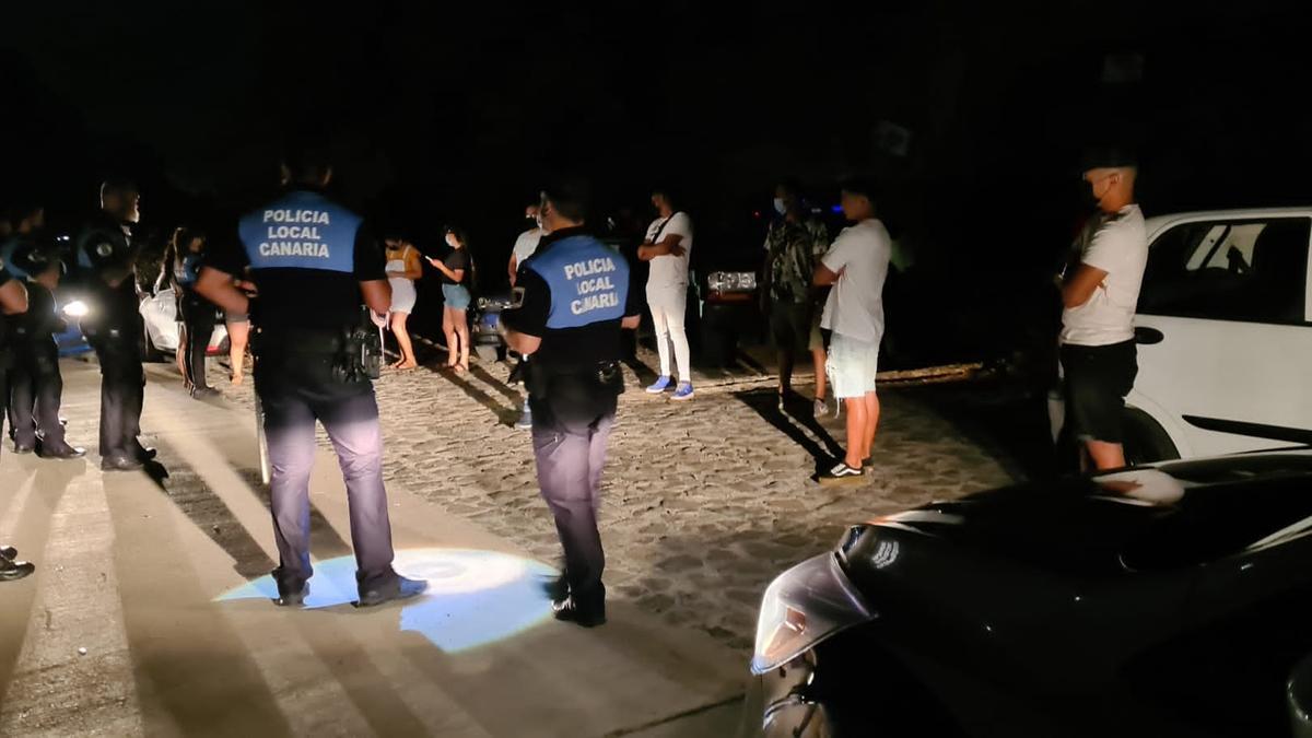 La Policía Local interviene en un botellón en la zona de Tahodio.