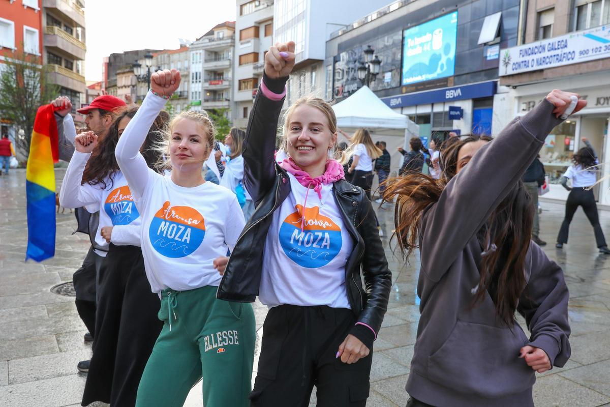 Muchos jóvenes vienen a Vilagarcía a través de eventos organizador por la asociación local.