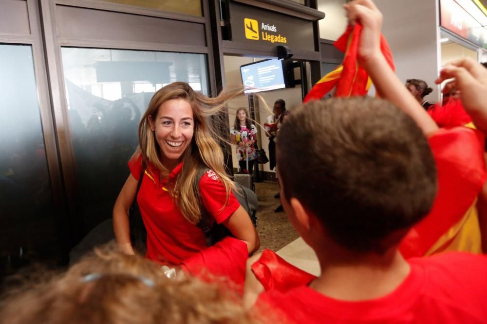 Recepción a Saúl Craviotto y a María López en el Aeropuerto de Asturias