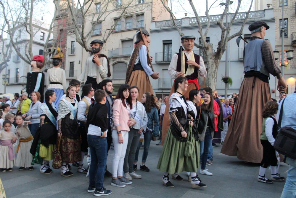 Populària omple Figueres d''ambient tradicional