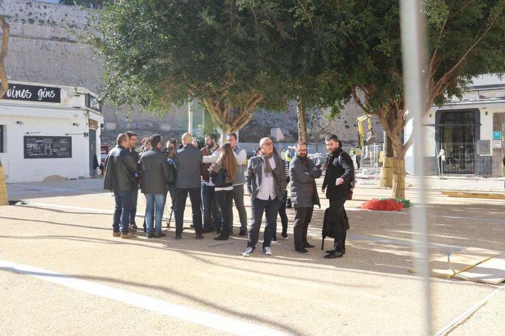 Visita del alcalde de Vila a las obras de la plaza del Parque.