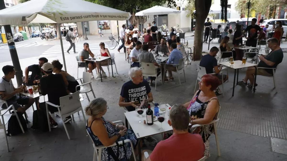 Una terraza de Russafa, en una imagen de archivo