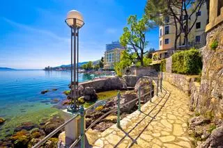 El paseo marítimo más largo de Croacia recorre 12 kilómetros junto al Adriático