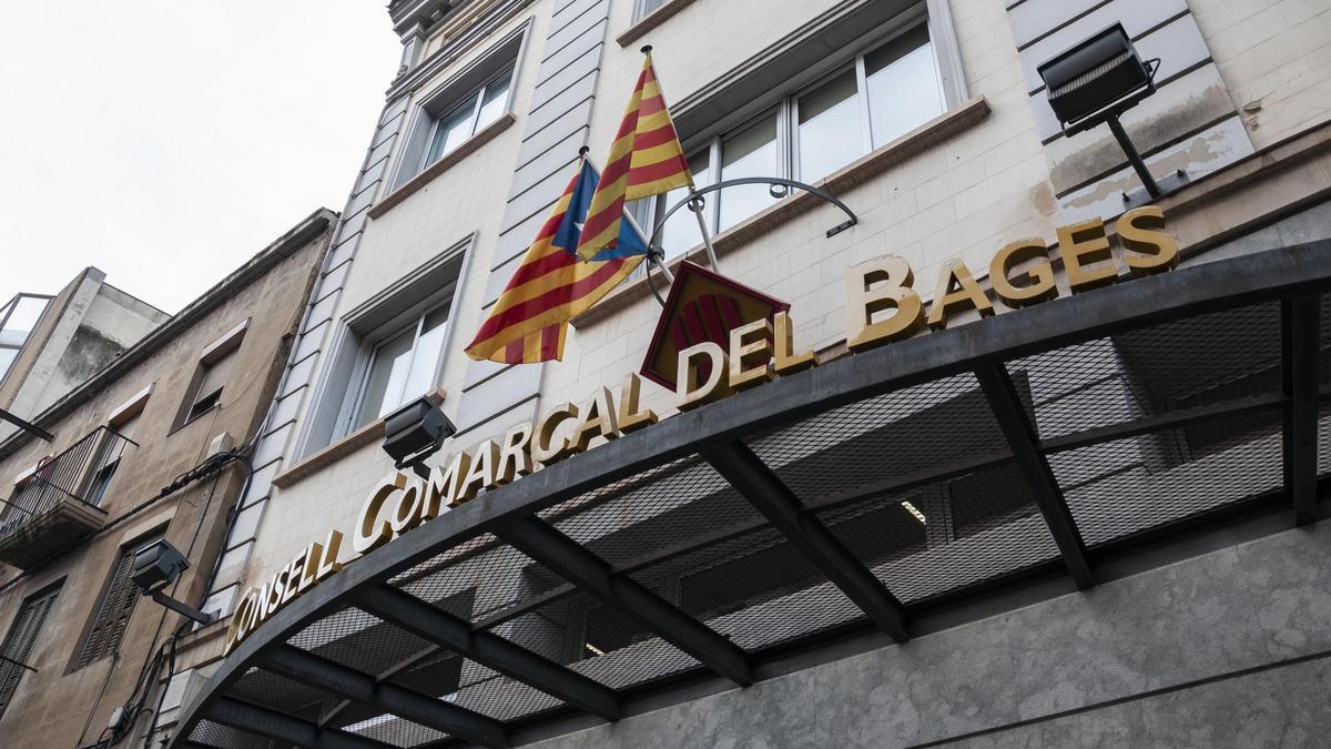 Façana de la seu del Consell Comarcal del Bages a la Muralla de Sant Domènec de Manresa