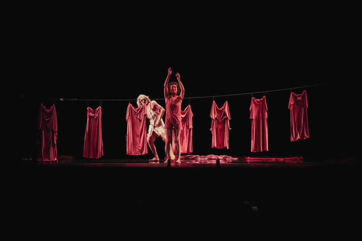 Estrella García y Miguel Quiroga, en un momento del espectáculo "Postales rotas".